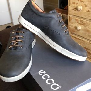Men’s Ecco leather shoes sz 41 (7-7:5 US)